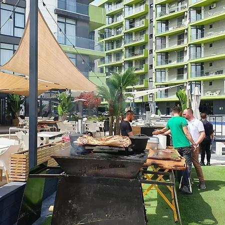 Apartament Adela - Pool & Năvodari