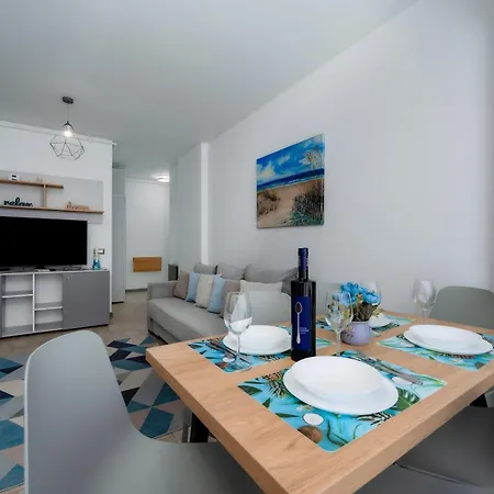 Adela - Pool & * Năvodari