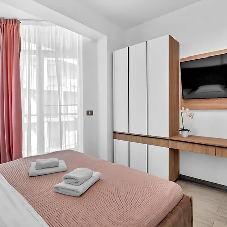 Apartament Adela - Pool & Năvodari