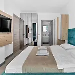Apartman Adela - Pool & *
