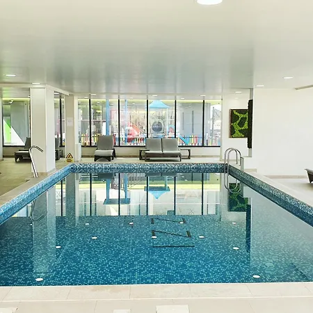 Adela - Pool & Lejlighed Năvodari