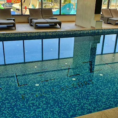 Adela - Pool & Lejlighed *