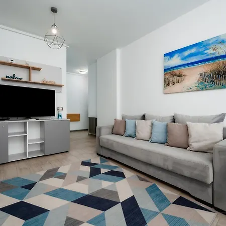 Adela - Pool & Năvodari