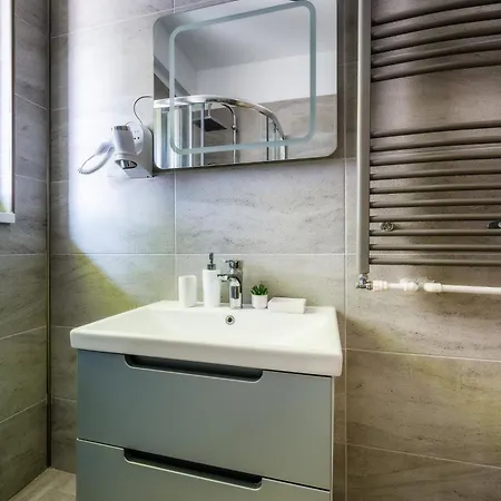 Adela - Pool & * Năvodari