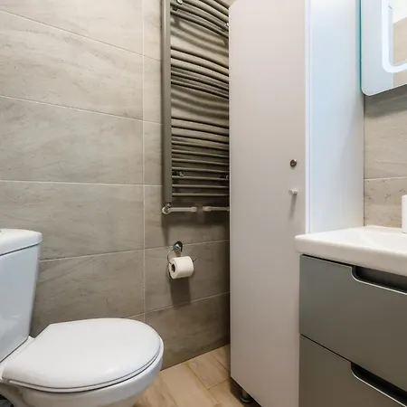 Adela - Pool & Appartement Năvodari