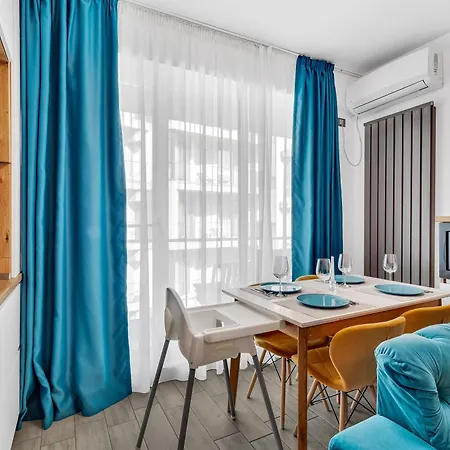 Adela - Pool & Apartment