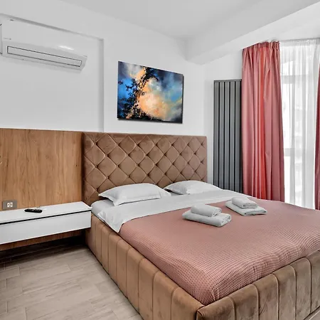 Adela - Pool & Apartamento *