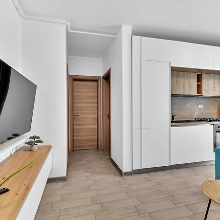 Adela - Pool & Năvodari