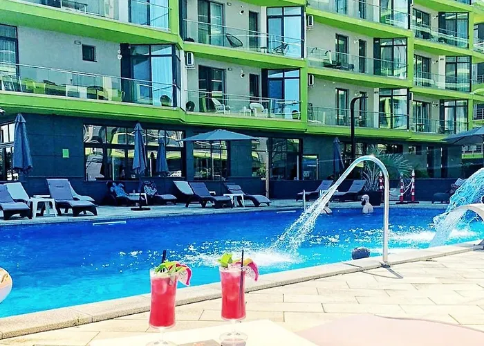 Adela - Pool & Năvodari