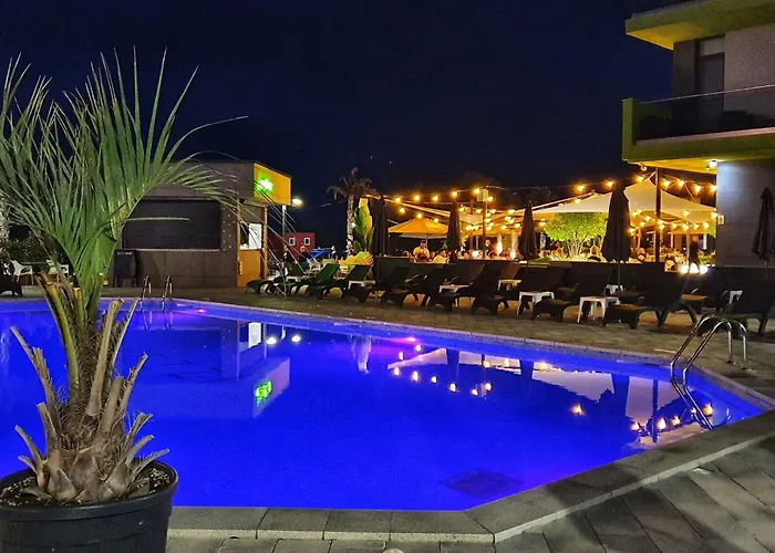 Adela - Pool & Năvodari