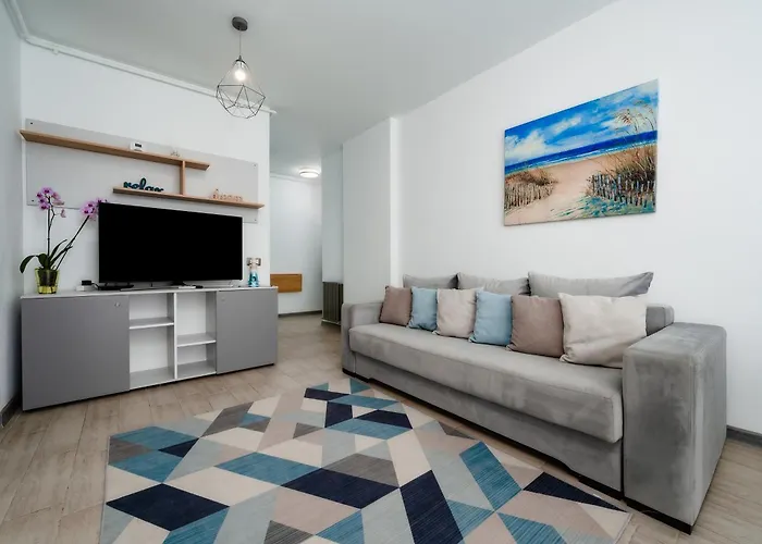 Adela - Pool & Năvodari