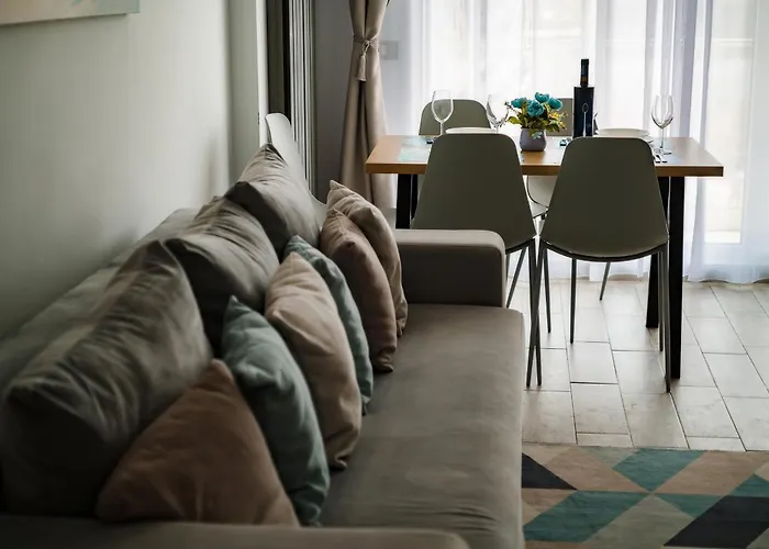 Adela - Pool & Năvodari