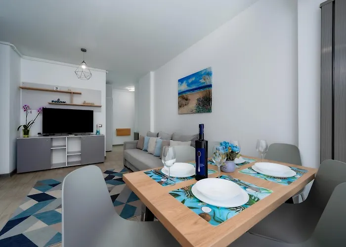 Adela - Pool & * Năvodari