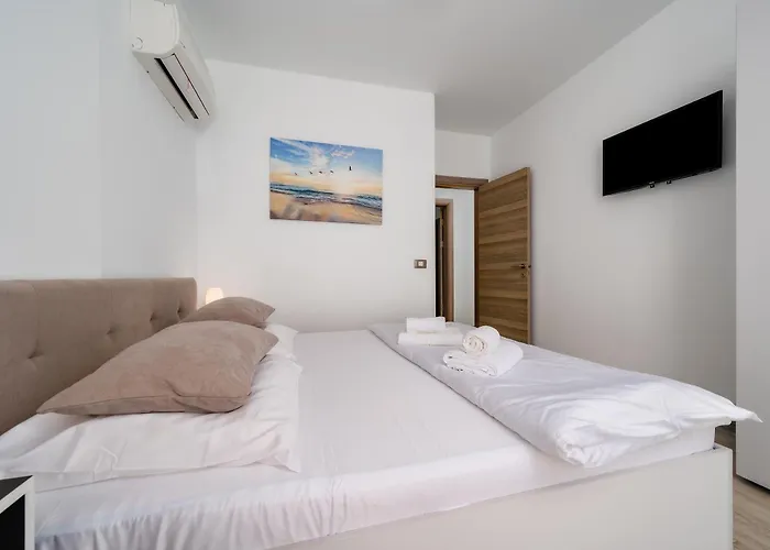 Appartamento Adela - Pool & Năvodari