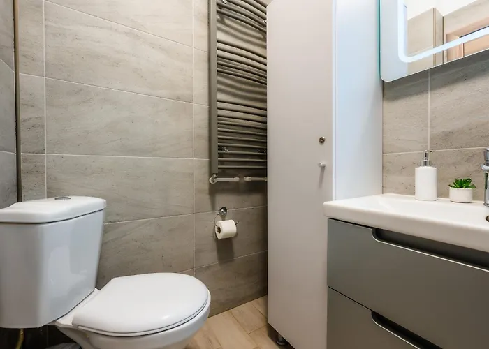 Adela - Pool & Appartamento Năvodari