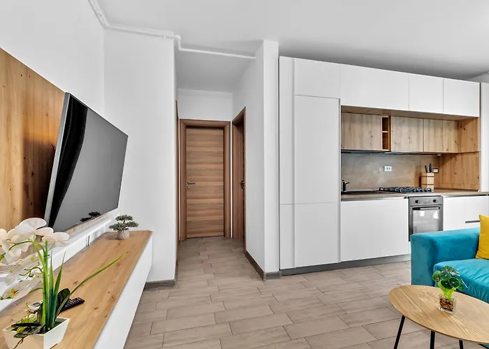 Adela - Pool & Năvodari